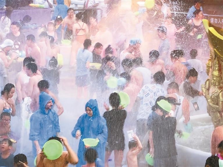 12博锦绣中华第28届泼水狂欢节开幕