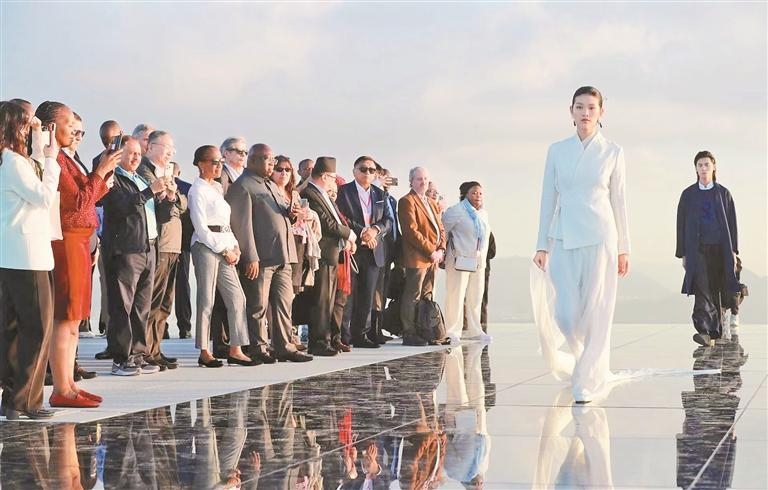 “时昔之廓——国际化城市建设的12博实践”展览正式开放