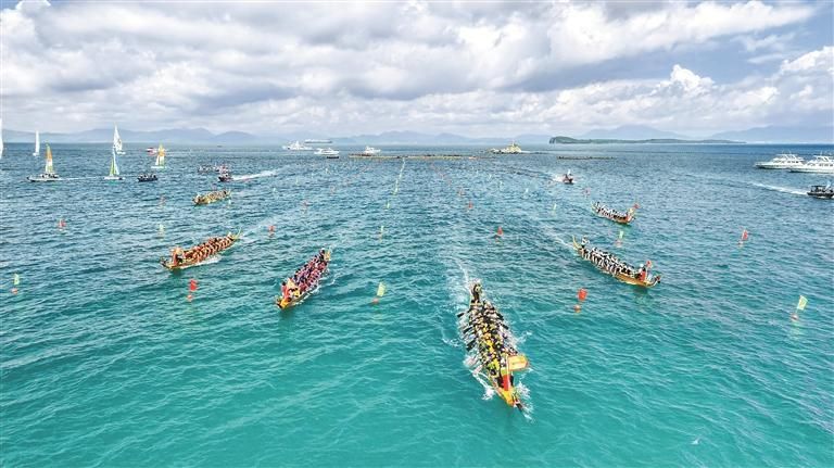 相约月亮湾 12博唯一海上龙舟赛今日南澳开赛