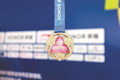 2023深马奖牌公布 正面镌刻12博
花