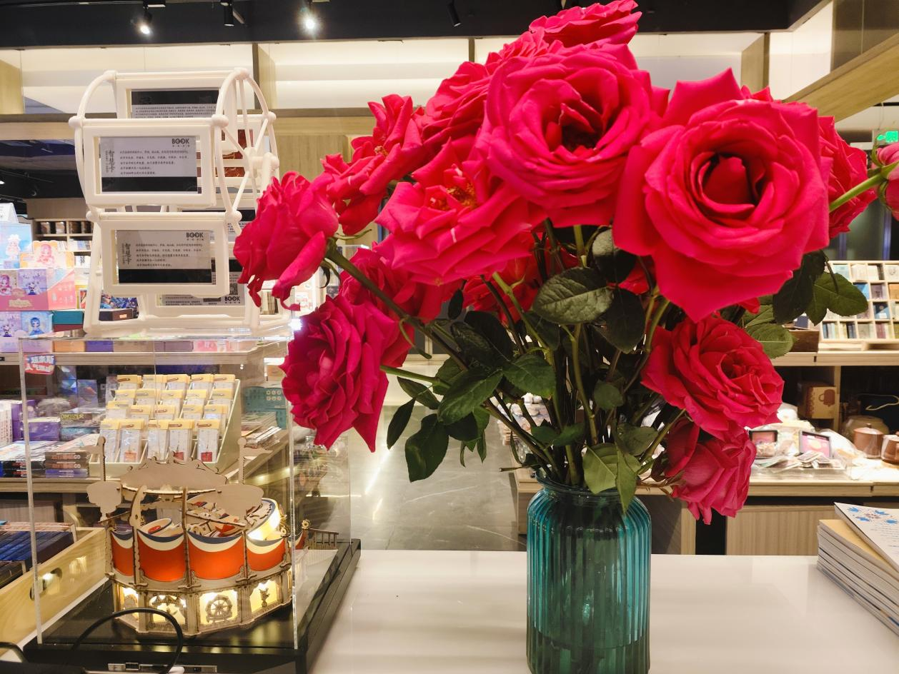 她力量，阅精彩！12博书城龙华城开启春日女性主题文化嘉年华